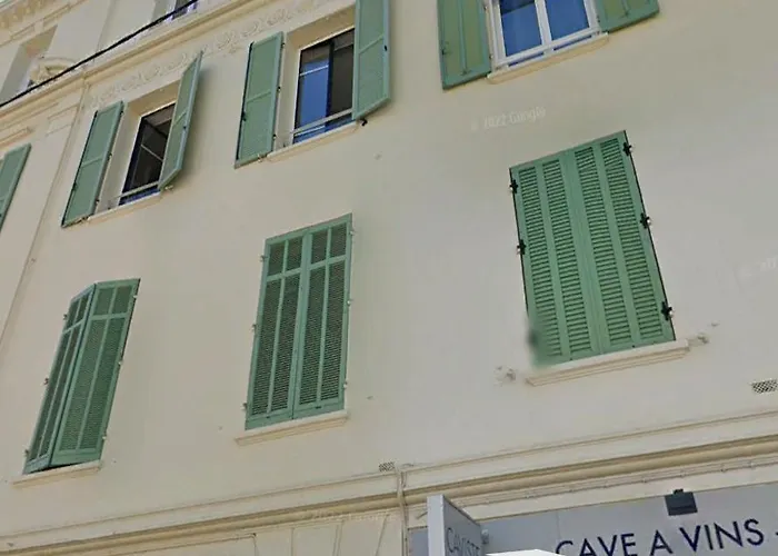 Louis By Terry's Homes * Cannes